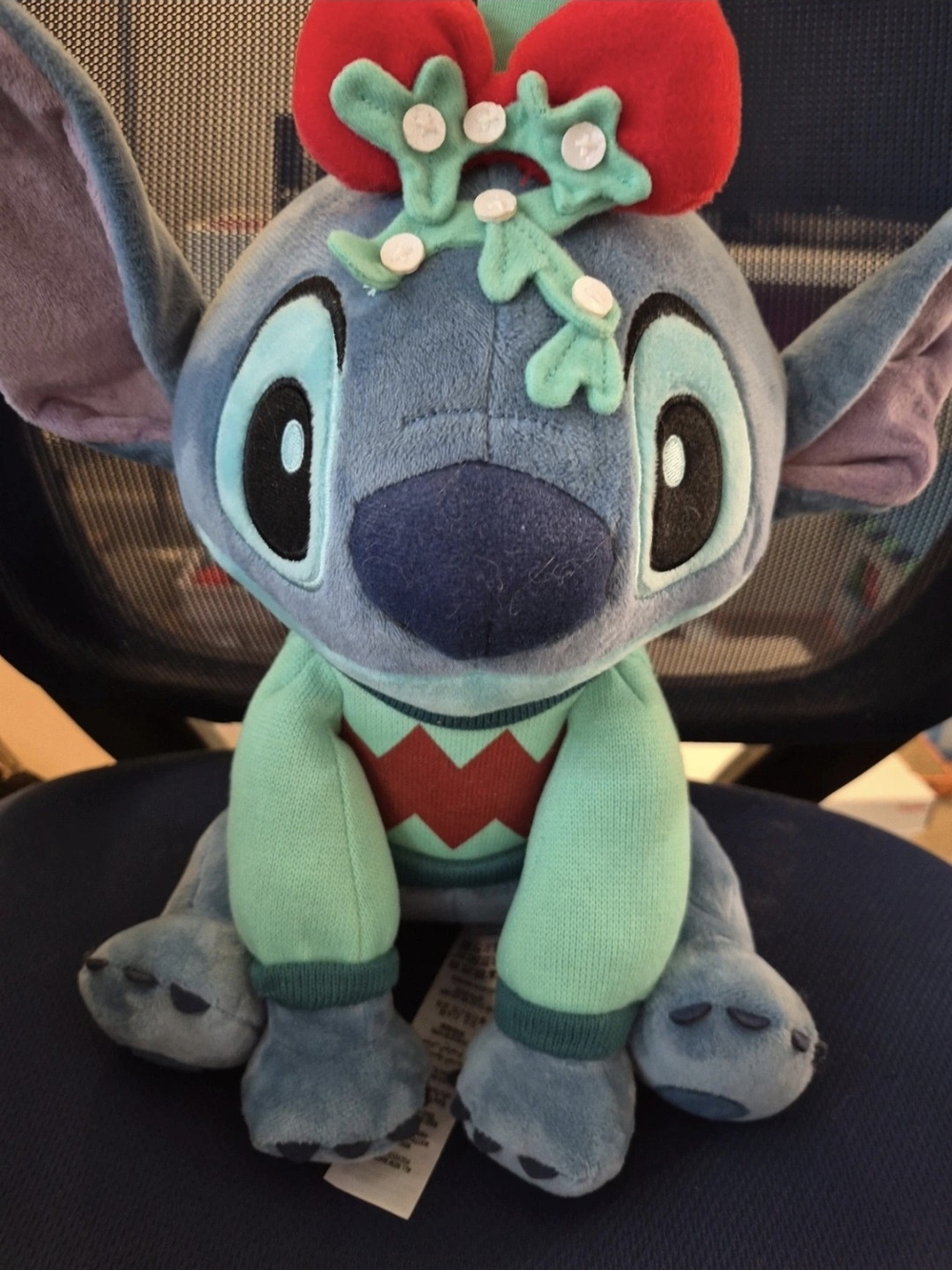Disney Stitch Mistletoe